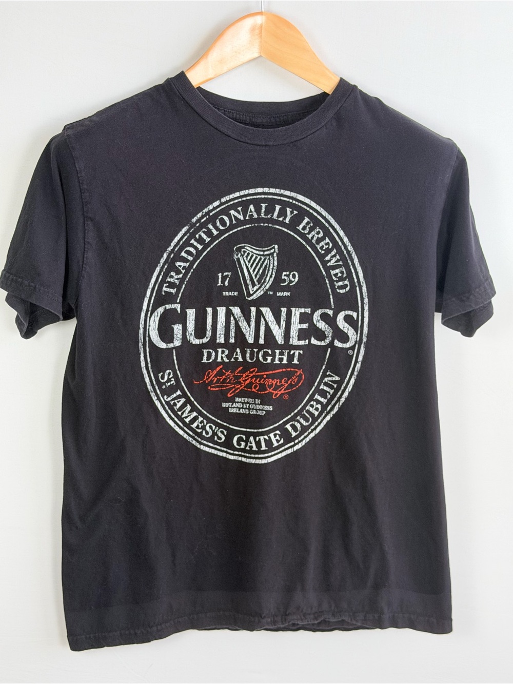 Guinness Draught Black Graphic Tee St James Gate Dublin Shirt Medium